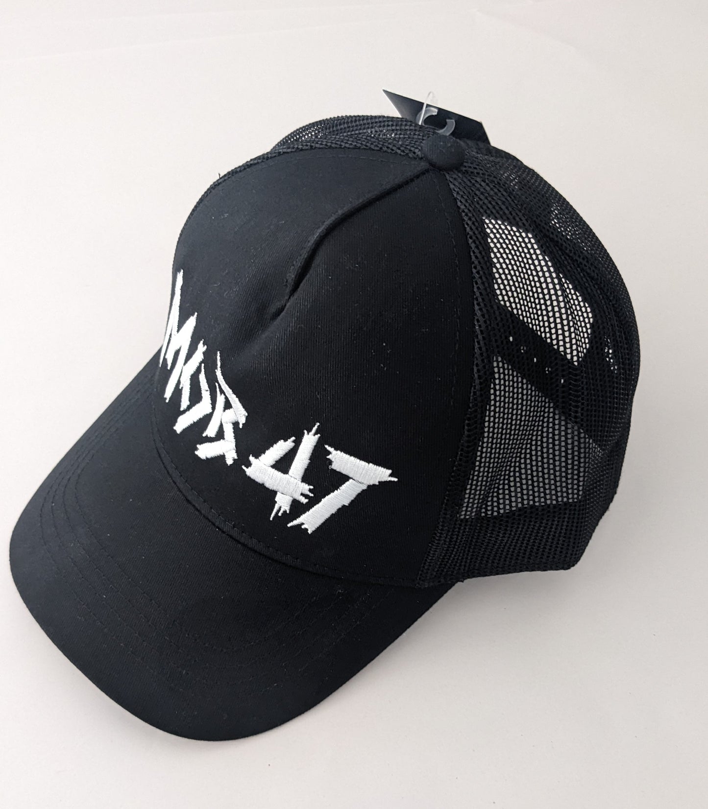 MOB 47 – logotipo bordado – gorra de camionero